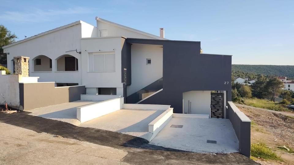 Mate Apartment *